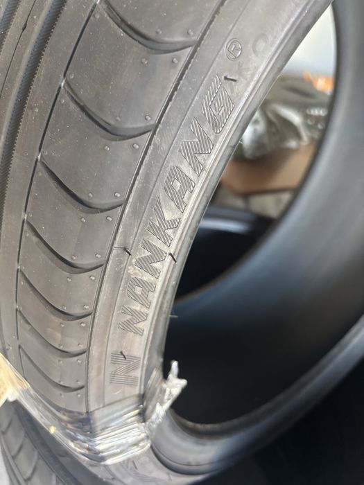 Pneus novos jante 20’’ 265/30
