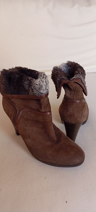 Botas castanha de salto com pêlo em camurça Y - Enzo