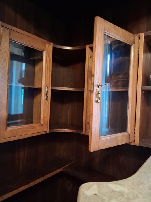 Bar de sala em madeira