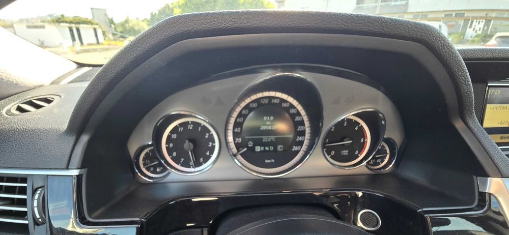Mercedes Classe E 200 BlueEfficiency528028384342855687