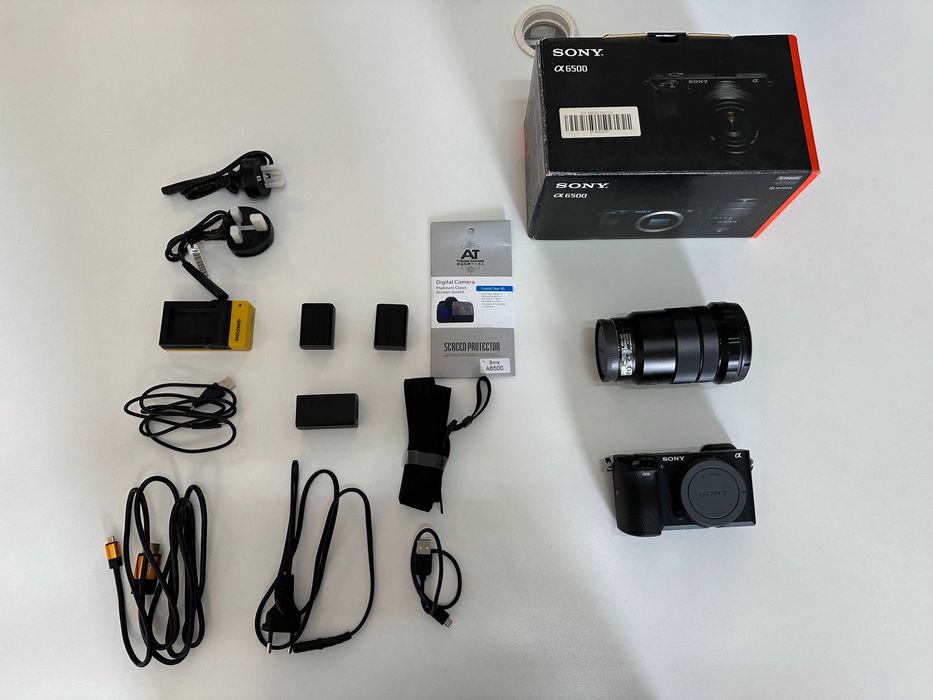Sony Alpha a6500 + Objetiva 18-105mm f/4 G OSS - Kit Completo com Acessórios