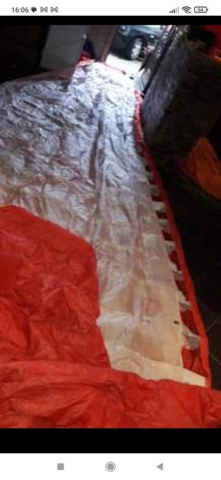 Asa de parapente e paramotor