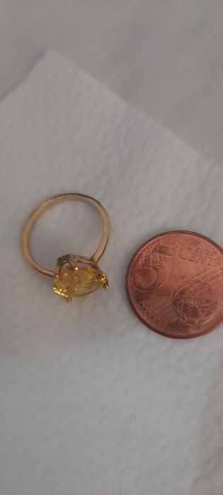 Anel nunca usado tam.13  em prata dourada 925 com pedra.