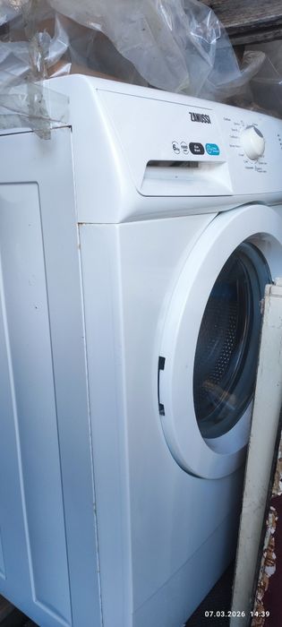 Пральна машина (потребує заміни підшипників) Zanussi ZWSG6100V