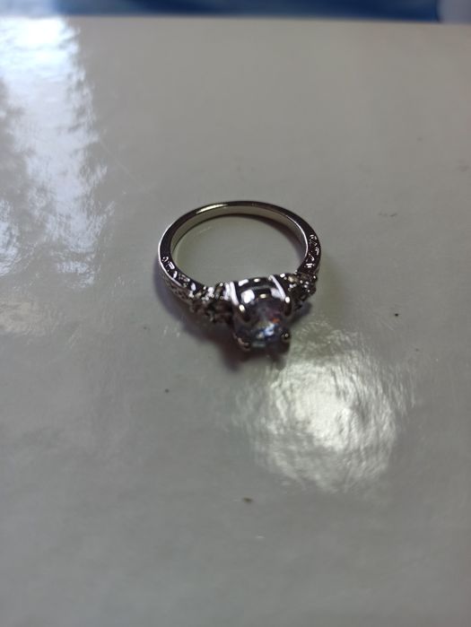 Біжутерія ,каблучка та сережки