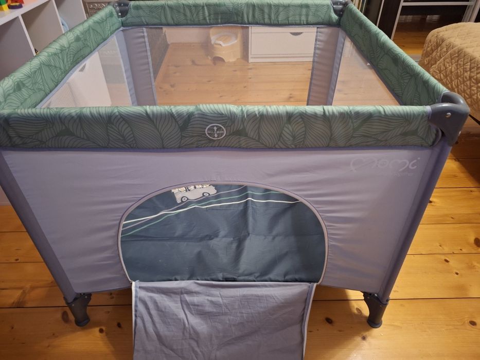 Дитячий ігровий манеж MoMi