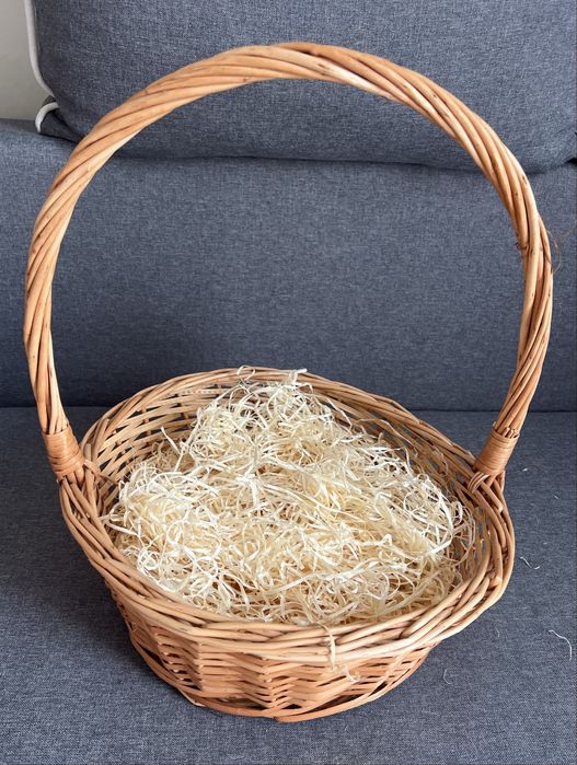 Корзини з лози з наповнювачем