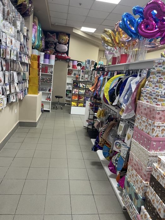 Продам магазин в торговому центрі