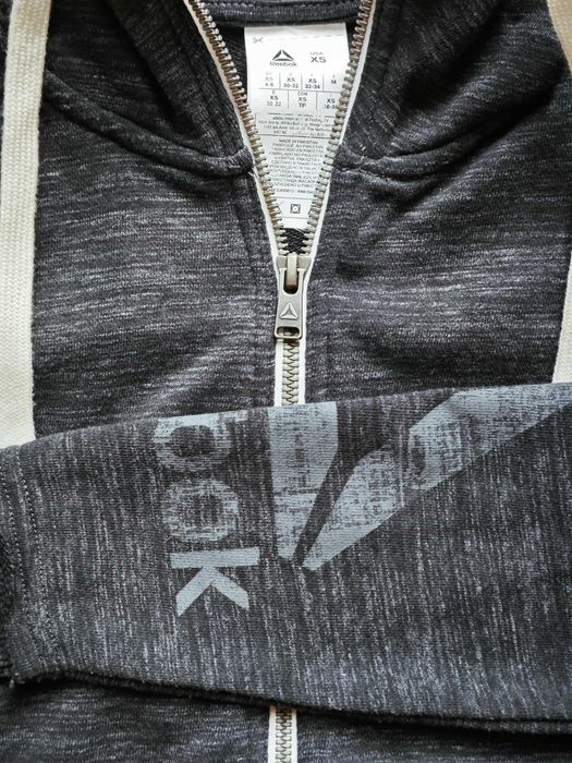 Casaco capuz Hoodie Reebok cinza antracite XS, como novo