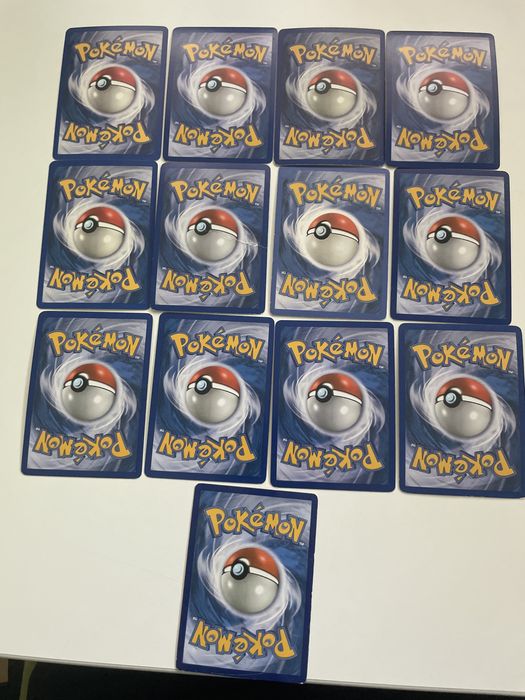 Cartas Pokémon diversos anos