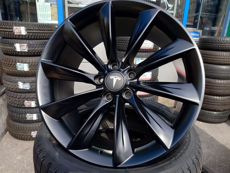 диски Tesla Model Y_ R19_ 5/114.3 в черном цвете