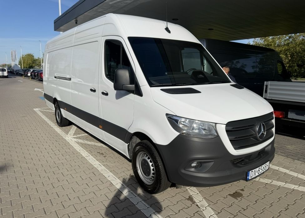 Wypozyczalnia bus wynajem busa  auta dostawczego Mercedes Sprinter