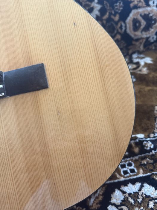 Гітара RENOME 6-и струнна в хорошому стані.