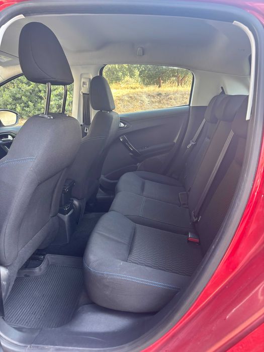 Peugeot 208 Impecavel