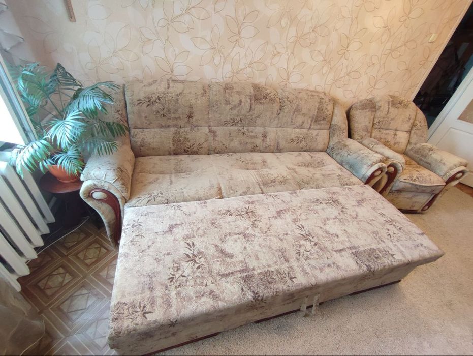Срочно продам Диван и 2 кресла
