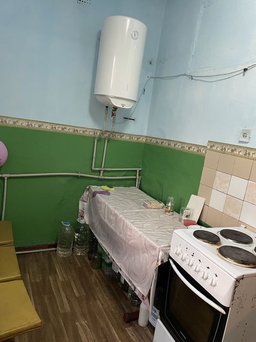 Продаю велику гарну кімнату в гуртожитку