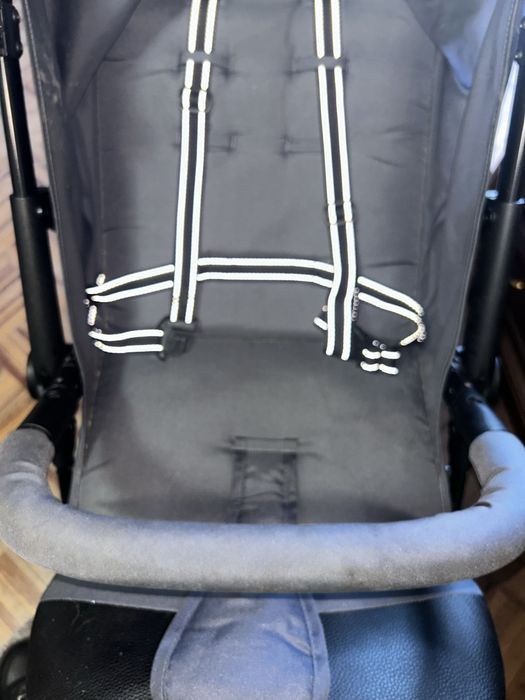 Carrinho bebe usado poucas vezes