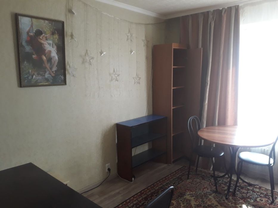 Сдам свою !!  гостинку. Гостинка с своим  санузлом, кунхей. На м. Ак.