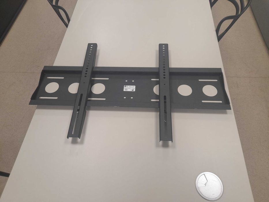 Uchwyt  do telewizora firmy Edbak