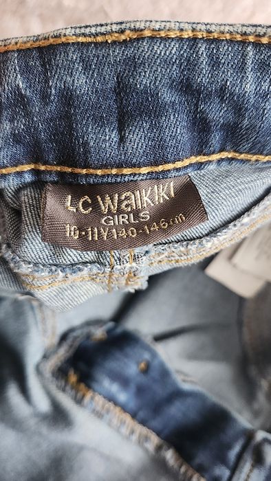 Віддам безкоштовного речі на дівчину, стані, як на фото.