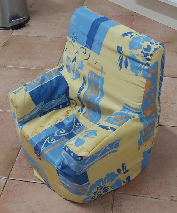 CADEIRÃO EM ESPONJA PARA  BEBÉ,CRIANÇA. Casa,Quarto,Sala,Praia,Campismo,Jardim.