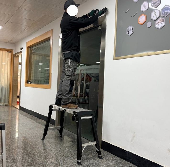 Podes roboczy aluminiowy  na schody 115x45 z regulacja wys