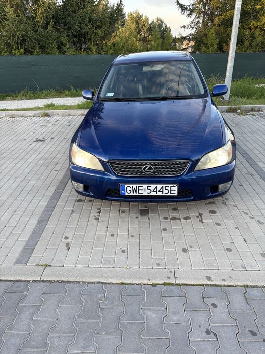 Lexus IS200