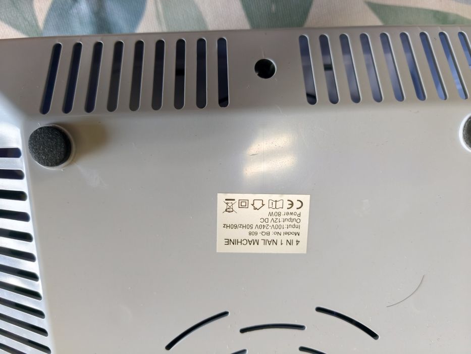 Equipamento 4 em 1 para unhas BQ-608