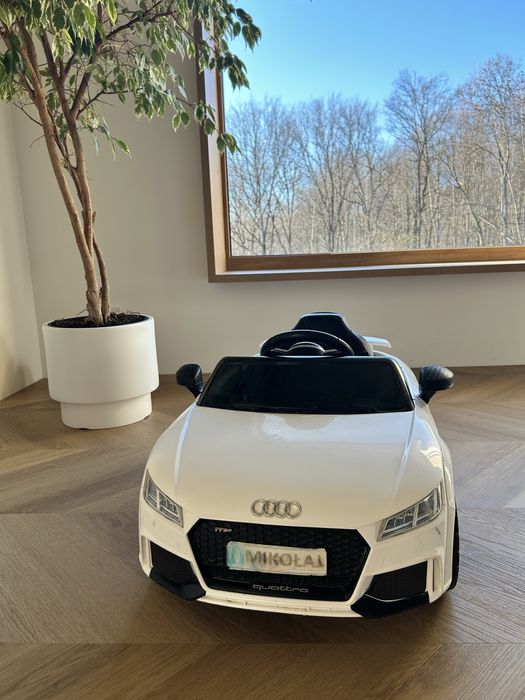 Autko na akumulator audi biale