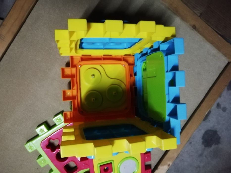 Caixa puzzle. Com várias cores.424881487411292162