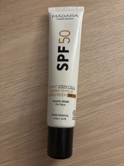 MADARA SPF50 koloryzujący