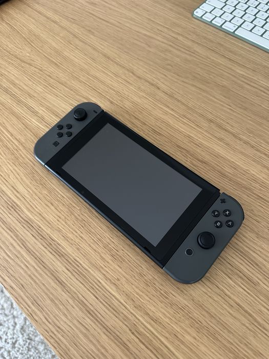 Nintendo Switch Preta - V1