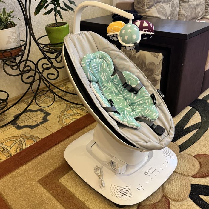 Крісло-гойдалка 4moms MamaRoo 5.0 (grey classic)