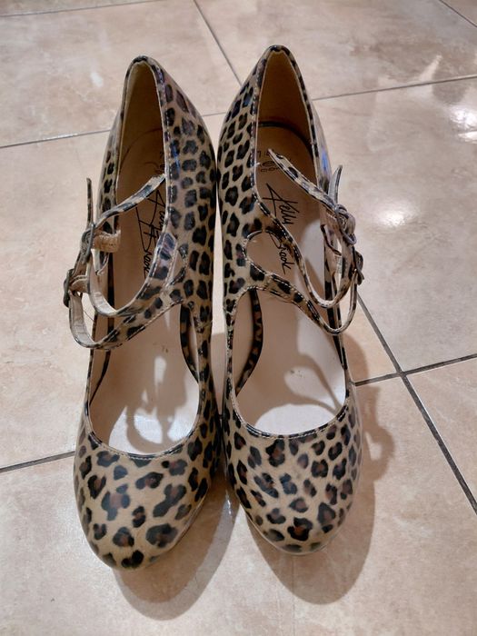 Buty damskie na obcasie marki New Look,  rozmiar 39/40