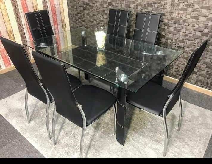 Mesa de vidro com 6 cadeiras