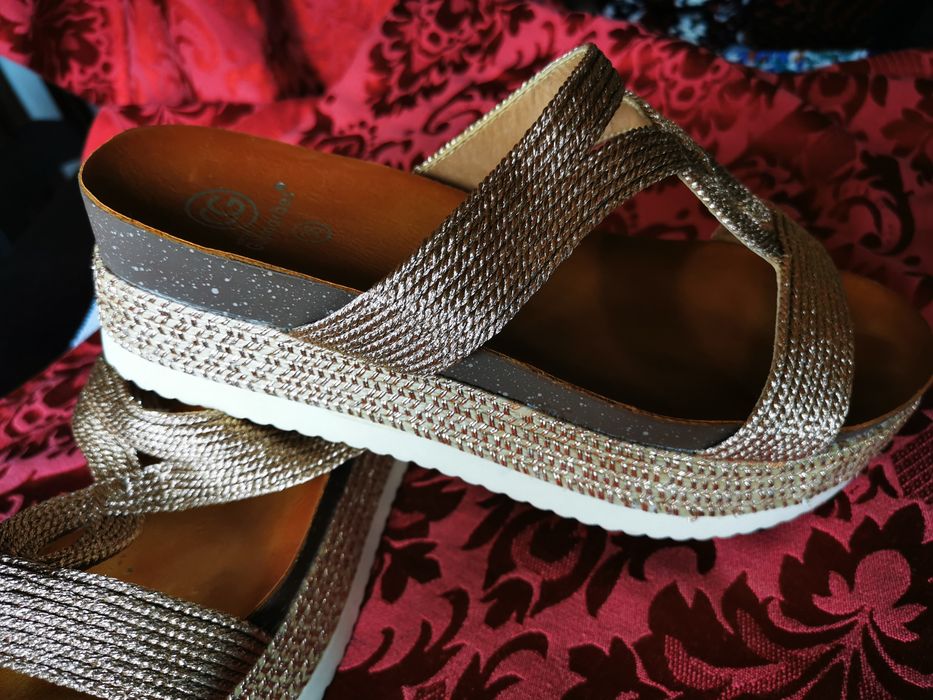 Sandálias de senhora