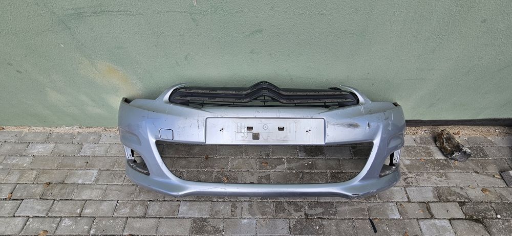 Parachoques frontal citroen c4 .usado com piqueno difeito.