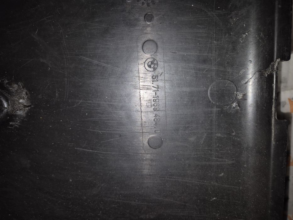 Bmw e34 m5 v8 oslony pod silnik oryginalne igla stan