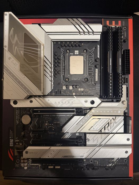 Intel Core i7 13700K + Plyta głowna ASUS STRIX Z790-A + Ram 32GB DDR4 3600 CL16