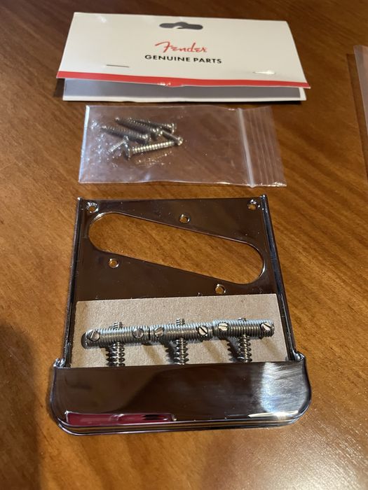 Fender 3-Saddle Top-Load/String-Through Tele Bridge