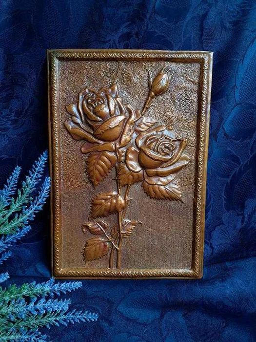 Розы! медная сувенирная чеканка на подарок