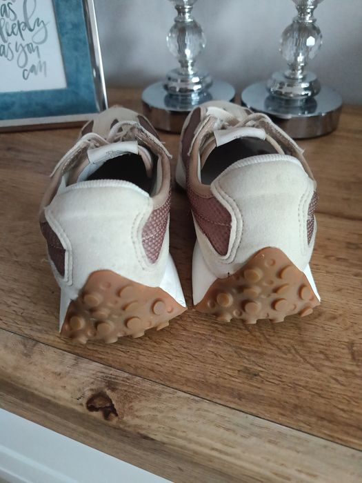 Buty New Balance 327 beżowe 33