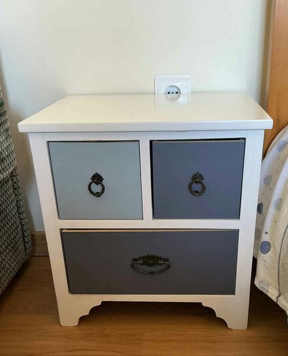 Mesa de cabeceira
