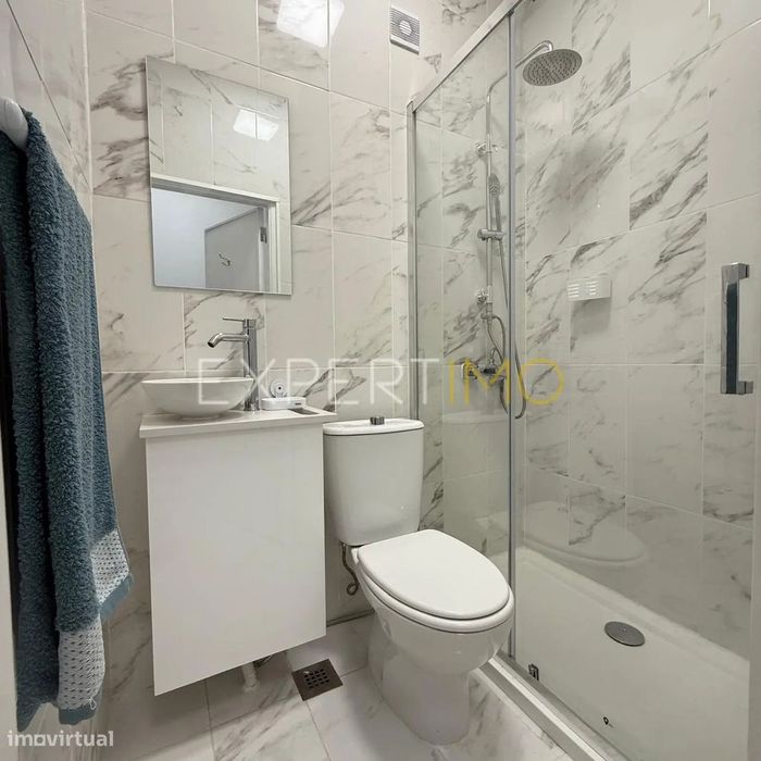 Apartamento com 3 quartos totalmente remodelado na Reboleira...