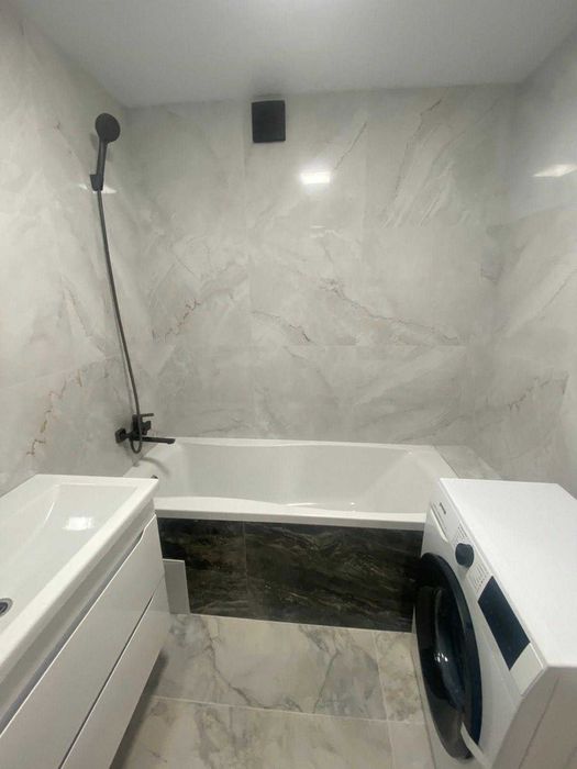 Продаж 2 км квартири на Злуки