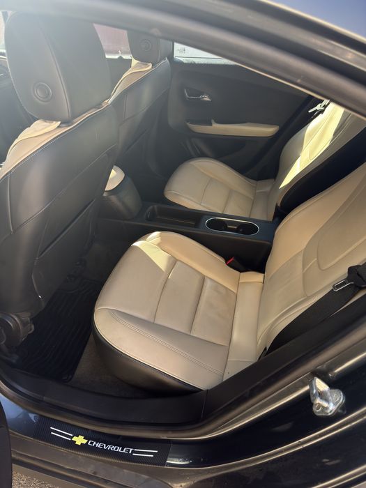 Chevrolet volt 2012 гибрид