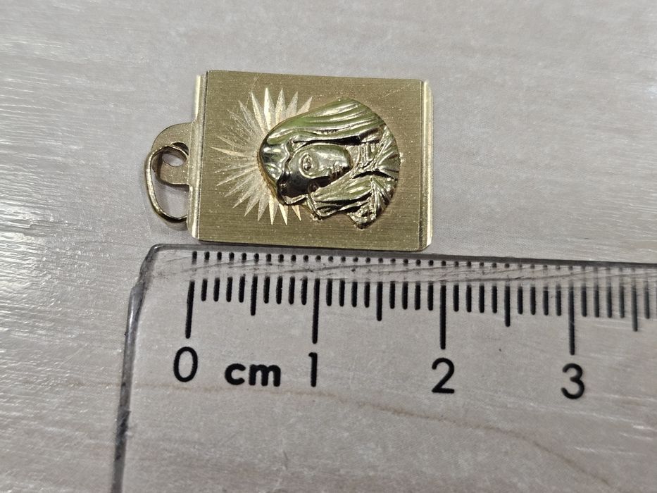 Złoty piękny prostokątny WISIOREK MATKA BOSKA PR 585