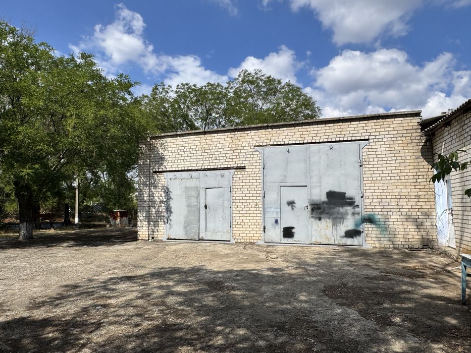 Продаж Адмінбудіілі з власною территорією м.Снігурівка Башт.  р-ну