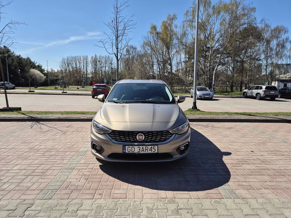 Wynajem samochodu Fiat Tipo, LPG, Bogata wersja