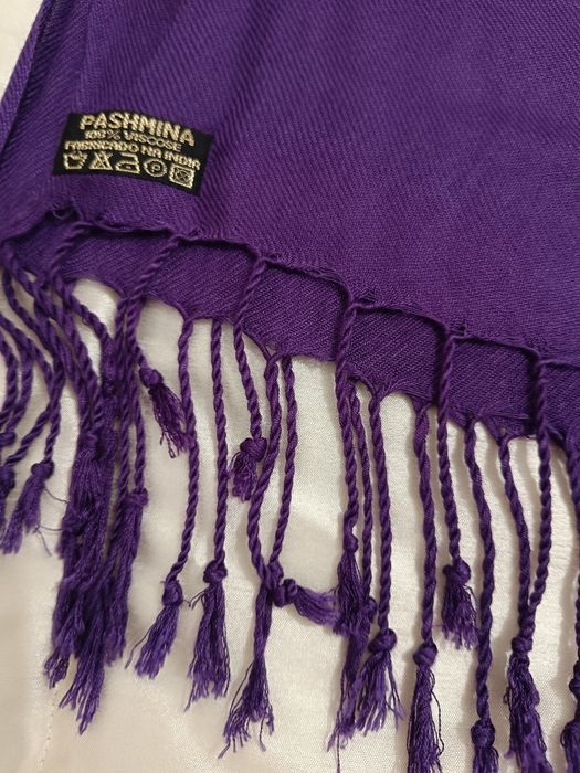 Echarpe ou cachecol roxo como novo
